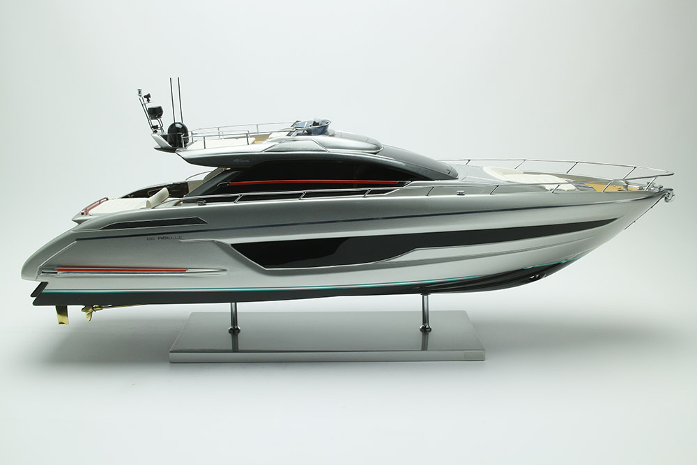 Offizielles Modell Riva Ribelle 66' (Regal Silver) - RIVA Boote Modelle ...